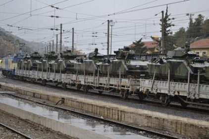 Kocaeli&#039;den sevk edilen askeri araçları taşıyan tren, Gaziantep Garı&#039;na ulaştı