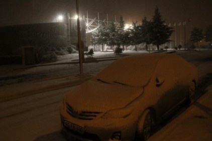 Kocaeli&#8217;nde yoğun kar yağışı başladı