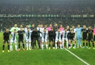 Kocaelispor-Sakaryaspor maçında depremzedeler için 1 milyon 876 bin 880 TL toplandı