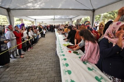 Köfte yarışması renkli görüntülere sahne oldu