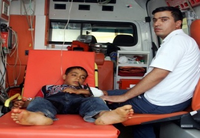 Koluna saplanan demir çubukla hastaneye geldi