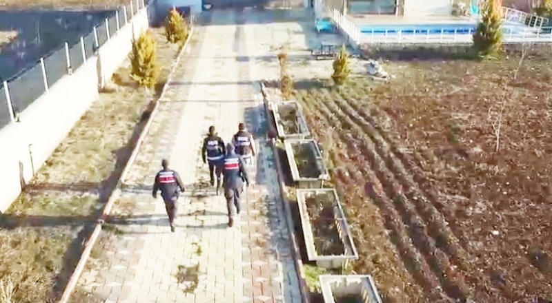 KOM ekipleri tefeci çetesini çökertti