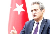 Komisyon toplantısına katılmamıştı: 'Bakan Özer gözden çıkarıldı mı?'