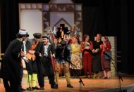 Komşu Köyün Delisi'ni sahnelediler