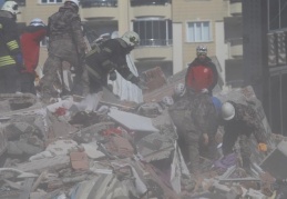 Komşu vilayetlerimizde ve  ilçelerimizde çok büyük hasarlar var