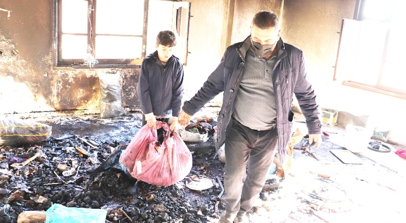 Komşuların dikkati 7 kişilik aileyi kurtardı