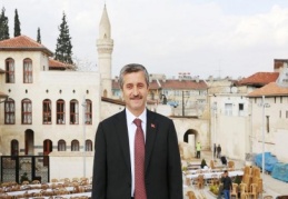 Konaklar taş yapısı ve el işçiliği ile dikkat çekiyor