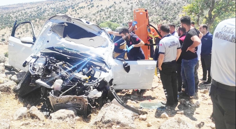 Kontrolden çıkan araç şarampole uçtu