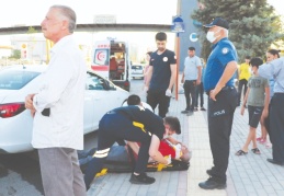 Kontrolden çıkan otomobil 3 araca çarpı: 3 yaralı