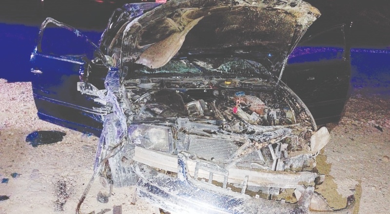 Kontrolden çıkan otomobil bariyerlere çarptı