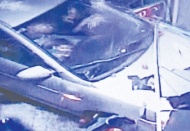 Kontrolden çıkan otomobil markete daldı