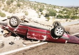 Kontrolden çıkan otomobil takla attı