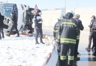 Kontrolden çıkan servis devrildi, 25 işçi ölümden döndü
