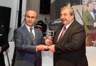 Konukoğlu, Adana’da yılın işadamı seçildi