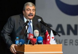 Konukoğlu'dan öğrencilere tavsiyeler