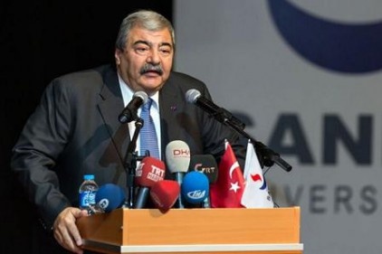 Konukoğlu&#039;dan öğrencilere tavsiyeler