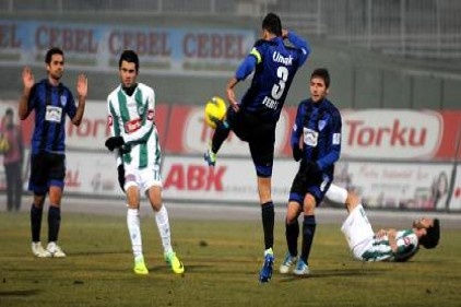 Konyaspor, Büyükşehir Belediyespor&#039;u eli boş gönderdi 1-0