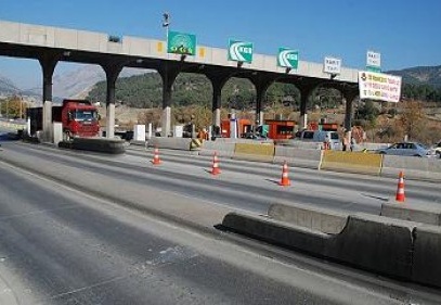 Köprü ve otoyollar darphane gibi çalıştı