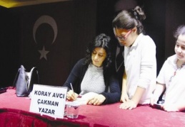 Koray Avcı Çakman okurlarıyla buluştu