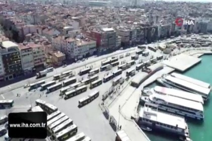 Korona nedeniyle boş kalan Kadıköy Meydanı havadan görüntülendi