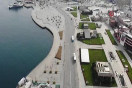 Korona virüs sonrası sessizliğe bürünen Üsküdan Meydanı havadan görüntülendi