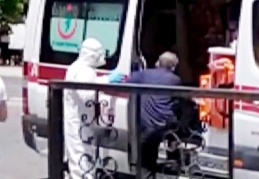Hastaneden kaçan yaşlı adamı bulan kızı, polise telim etti