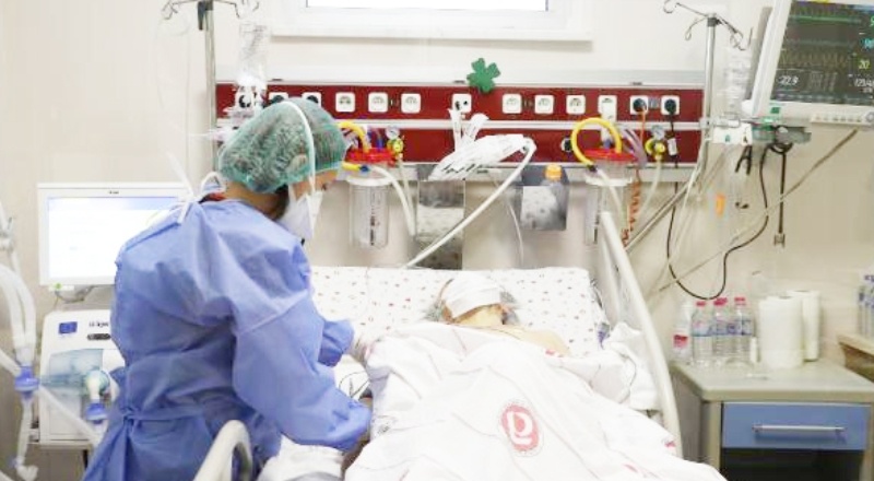 Koronavirüs yoğun bakım hastalarının yarısı aşısız