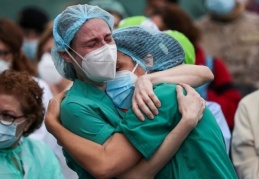 Koronavirüsten ölen sağlık çalışanı sayısı 445’e yükseldi