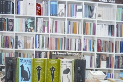 Korsan kitaplar her yıl Türkiye&#8217;nin yarım milyarını çalıyor