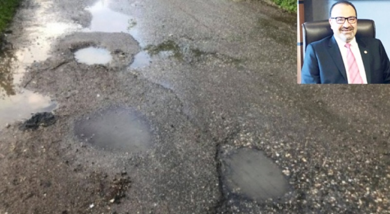 Köy yolları köstebek yuvasına döndü