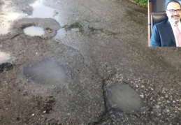 Köy yolları köstebek yuvasına döndü