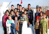 Köyde kar keyfi bir başka oluyor