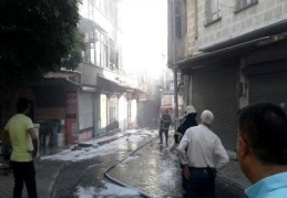 Kozmetikçide çıkan yangın 6 dükkanı yaktı