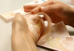 Kredi hacmi ve kredi kartı harcamaları geriledi