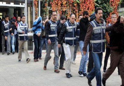 Kredi kartı çetesi 30 kişi gözatında