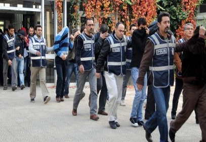 Kredi kartı çetesi 30 kişi gözatında
