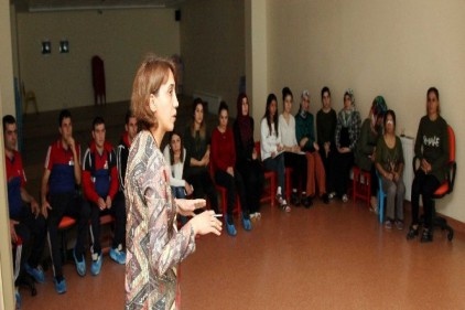 Kreş ve anaokulu çalışanlarına hijyen eğitimi verildi