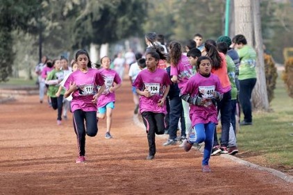 Kros yarışlarında bin 162 sporcu ter döktü