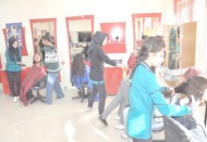 Kuaförlük öğrencileri mesleği kardeşleriyle öğreniyor 