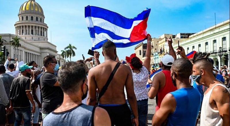 Küba'da binler, gıda kıtlığı ve yüksek fiyatlar nedeniyle sokağa indi