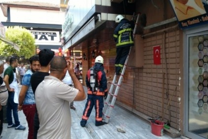 Küçük çaplı yangın vatandaşı meraklandırdı