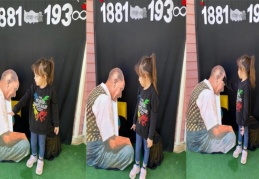 Küçük Deniz’in Ata’nın resmini okşadığı anlar kameralara yansıdı