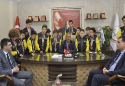 Küçük Erkek ve Yıldız Erkekler Basketbol Takımlarını ağırladı