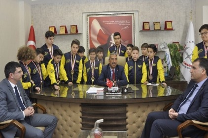 Küçük Erkek ve Yıldız Erkekler Basketbol Takımlarını ağırladı