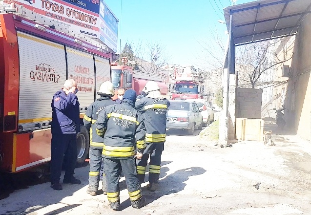 Küçük Sanayi Sitesi’nde bir depoda yangın çıktı