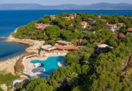 Kulübün giriş ve çıkışlarında, çocukların el hijyeni için el antiseptiği bulundurulacak