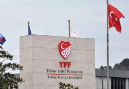 Kulüpler, 8 yabancı oyuncu için lisans alabilecek, sahada en fazla 5 yabancı aynı anda bulunabilecek
