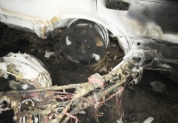 Kundakçıların binayı havaya uçurmasını gardiyan önledi