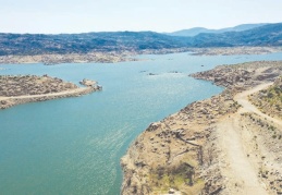 Kuraklık, Adnan Menderes Barajı'nı vurdu; doluluk oranı yüzde 19'a geriledi