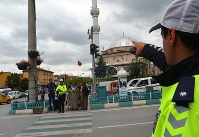 Kural ihlali yapan 364 yayaya 39 bin 312 lira para cezası kesildi